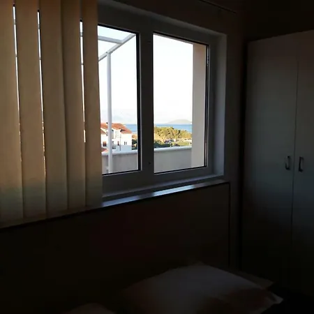 Nika شقة تروغير