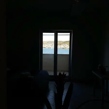 Nika شقة تروغير