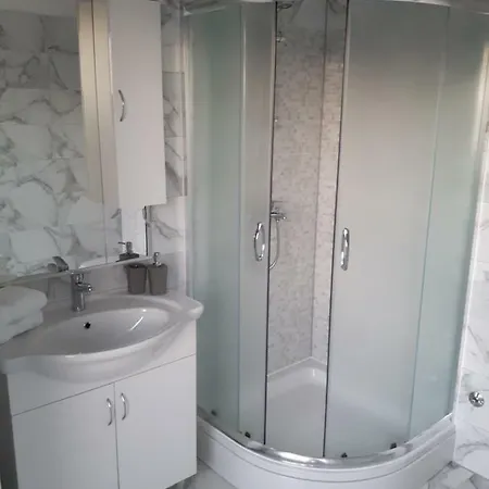 Nika شقة تروغير